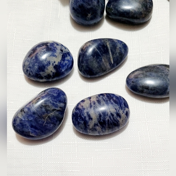 Sodalite Worry Free Stone, Blue Sodalite Pocket, Energy Healing Metaphysical - Picture 4 of 5